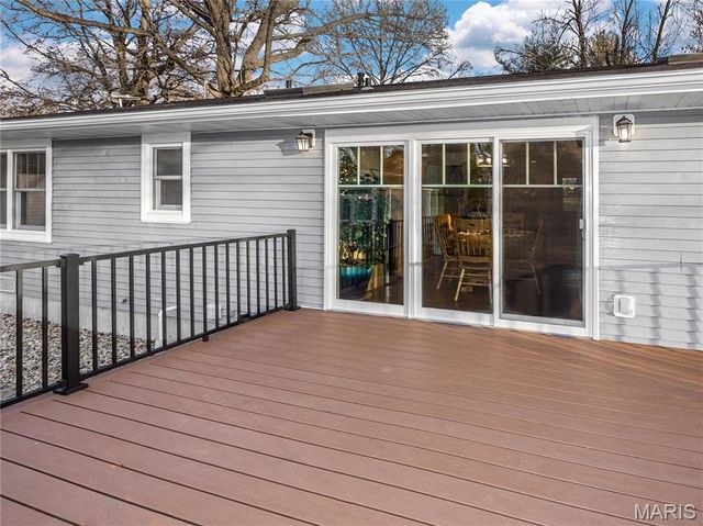 30 Lake Drive, Troy, IL 62294