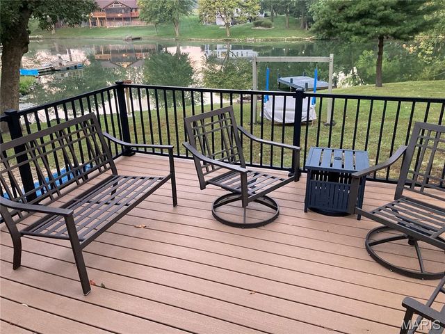 30 Lake Drive, Troy, IL 62294