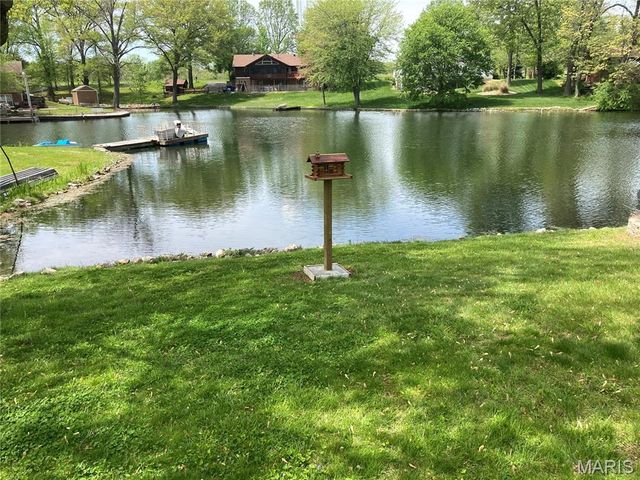 30 Lake Drive, Troy, IL 62294