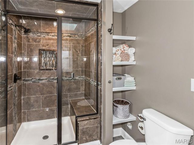 30 Lake Drive, Troy, IL 62294