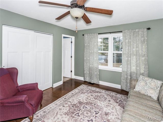 30 Lake Drive, Troy, IL 62294