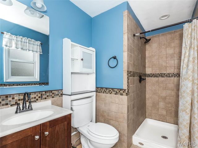 30 Lake Drive, Troy, IL 62294