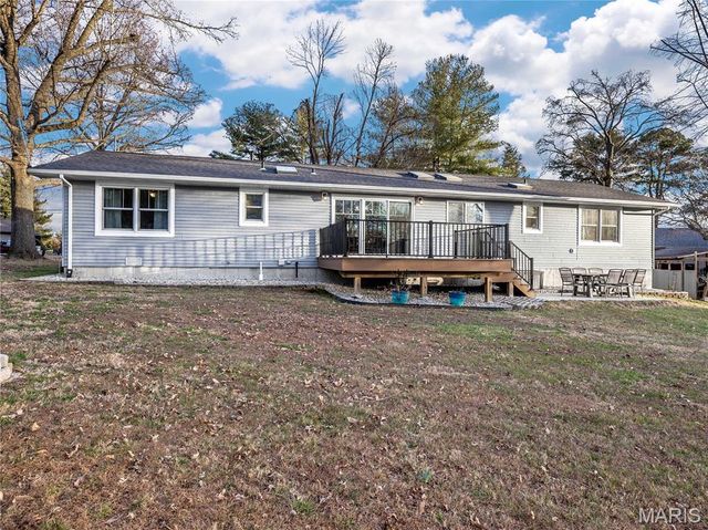 30 Lake Drive, Troy, IL 62294