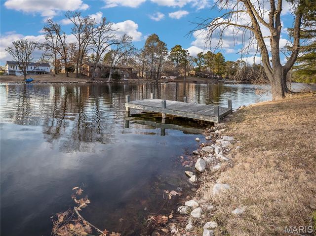 30 Lake Drive, Troy, IL 62294