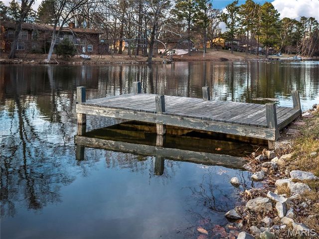 30 Lake Drive, Troy, IL 62294