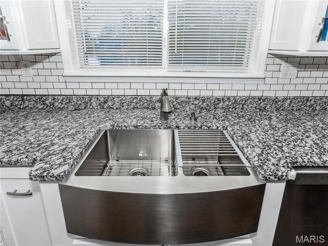 30 Lake Drive, Troy, IL 62294