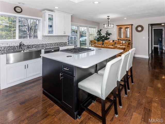 30 Lake Drive, Troy, IL 62294