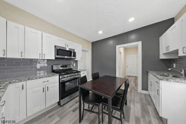 22 Norwood St, Haledon Boro, NJ 07508