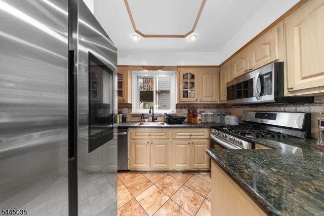 22 Norwood St, Haledon Boro, NJ 07508
