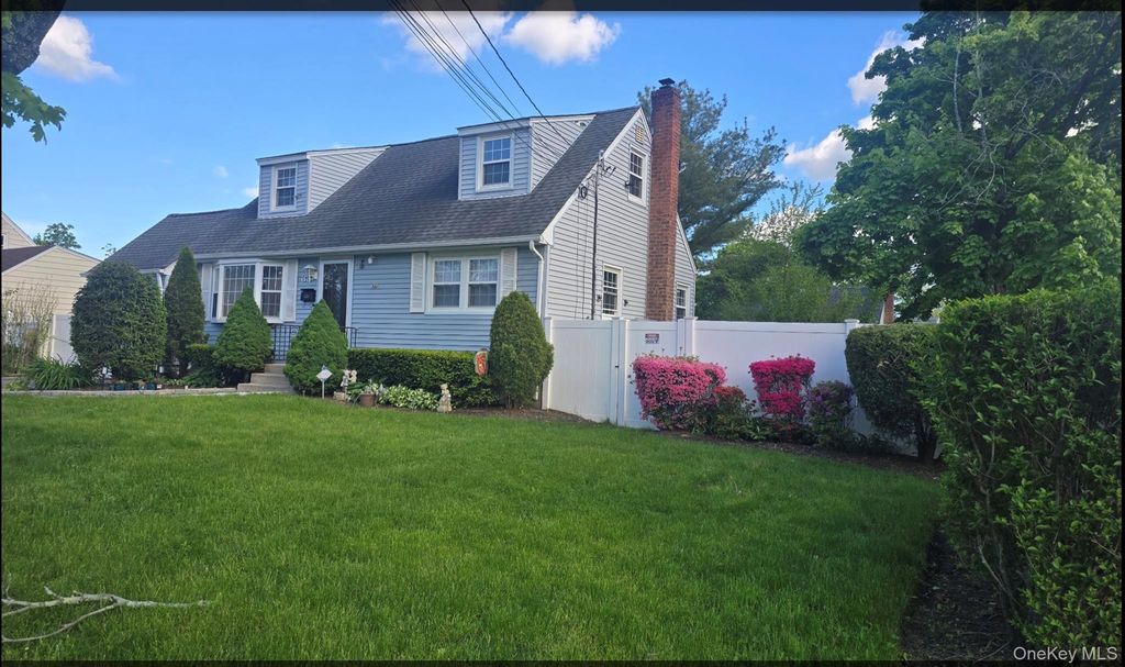 33 Hilliard Avenue, Central Islip, NY 11722