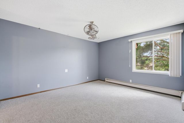 4710 58th Avenue N 306, Crystal, MN 55429