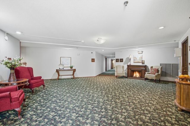 4710 58th Avenue N 306, Crystal, MN 55429