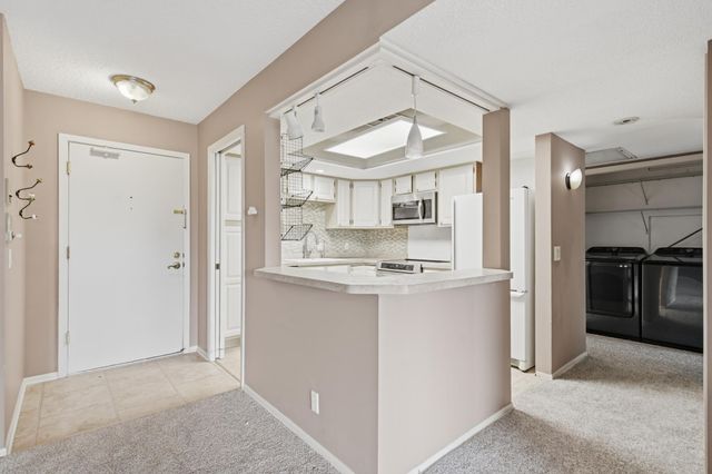 4710 58th Avenue N 306, Crystal, MN 55429