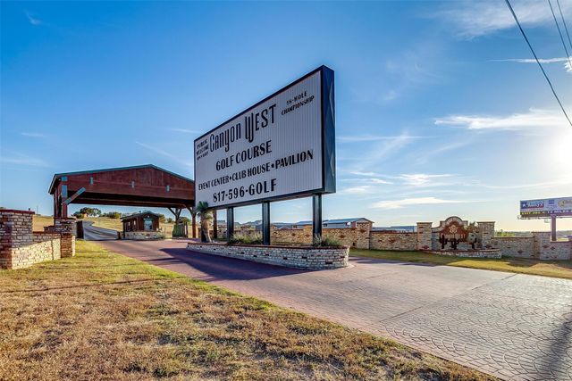 197 Pinnacle Peak Lane, Weatherford, TX 76087