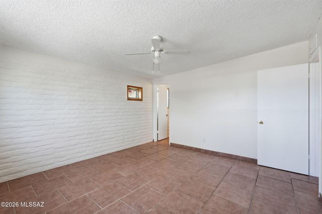 618 S Staunton Drive, Tucson, AZ 85710