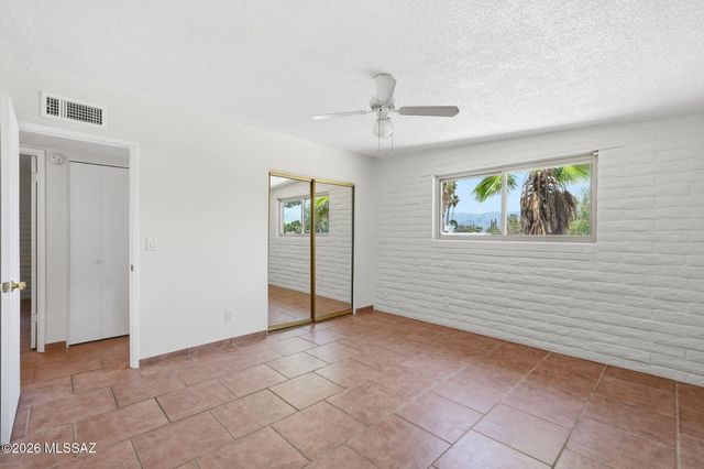 618 S Staunton Drive, Tucson, AZ 85710
