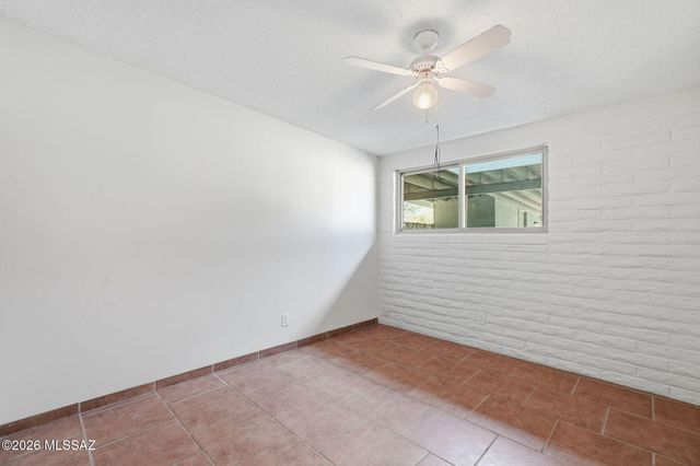 618 S Staunton Drive, Tucson, AZ 85710