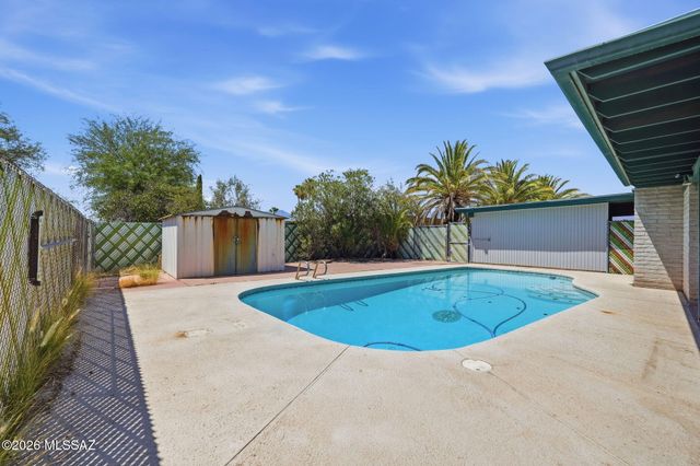 618 S Staunton Drive, Tucson, AZ 85710