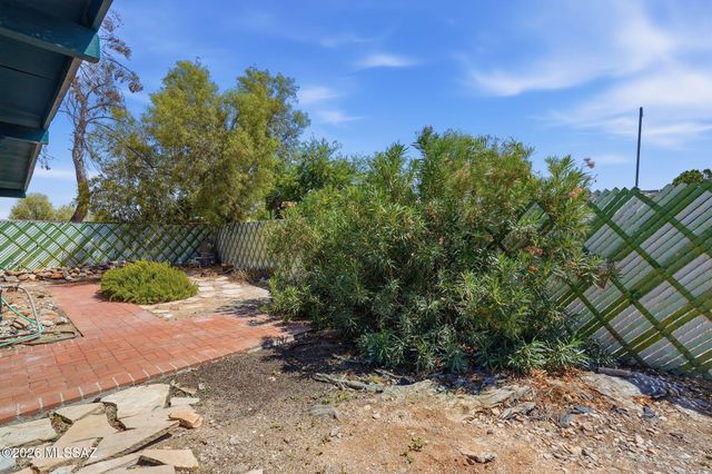 618 S Staunton Drive, Tucson, AZ 85710