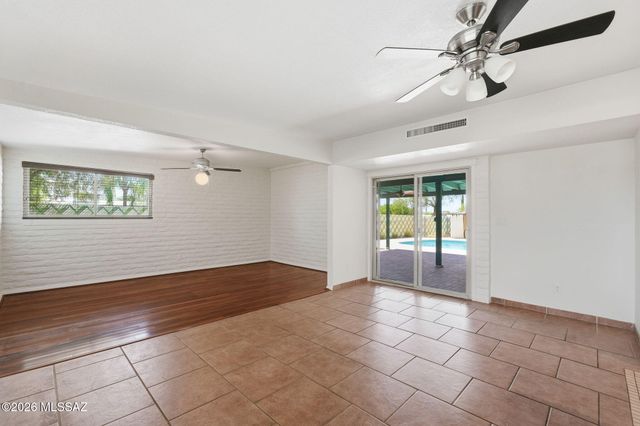 618 S Staunton Drive, Tucson, AZ 85710