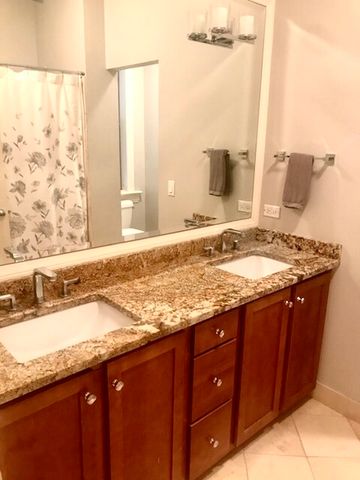 1512 W Wilson Avenue 1, Chicago, IL 60640