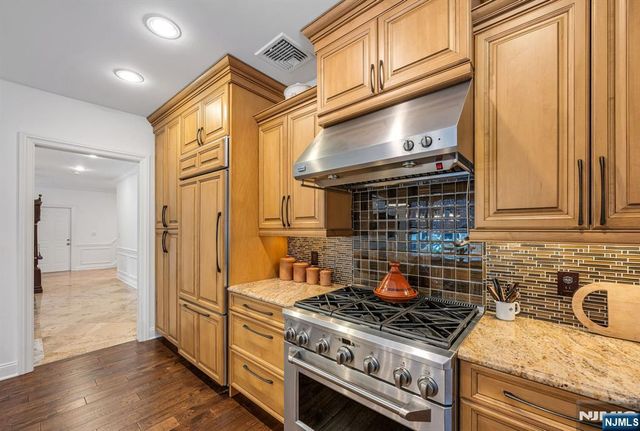 122 Brewster Road, Wyckoff, NJ 07481