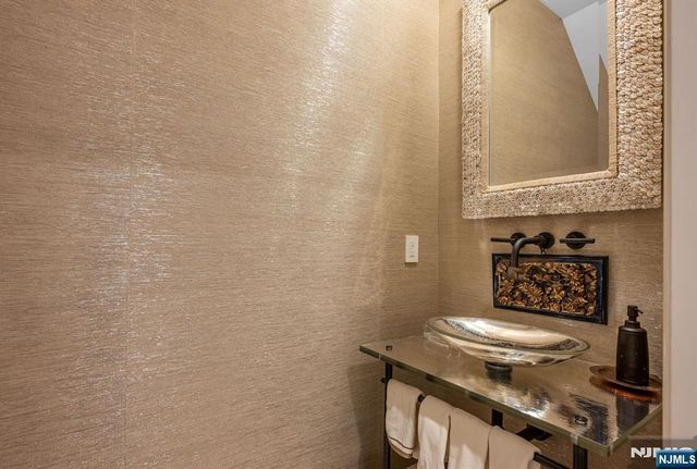 122 Brewster Road, Wyckoff, NJ 07481