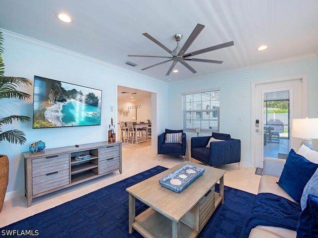1195 14th AVE N, Naples, FL 34102