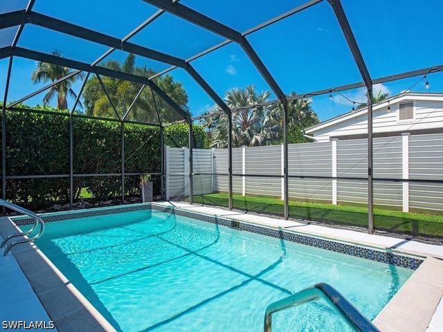 1195 14th AVE N, Naples, FL 34102