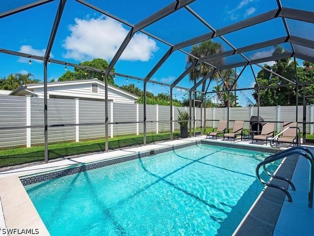 1195 14th AVE N, Naples, FL 34102
