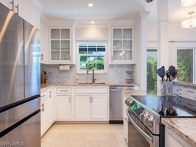 1195 14th AVE N, Naples, FL 34102