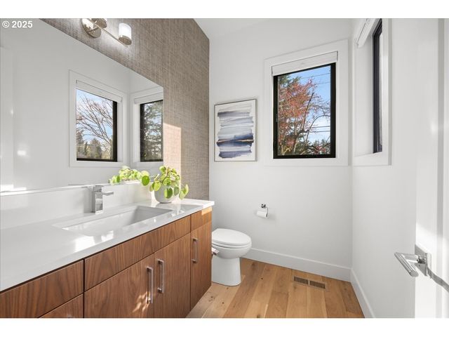 5455 CHILDS Rd, Lake Oswego, OR 97035