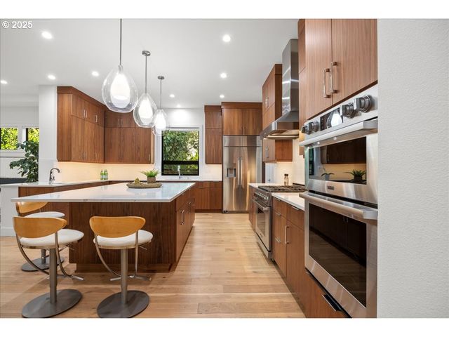 5455 CHILDS Rd, Lake Oswego, OR 97035