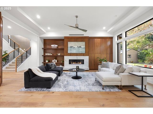 5455 CHILDS Rd, Lake Oswego, OR 97035