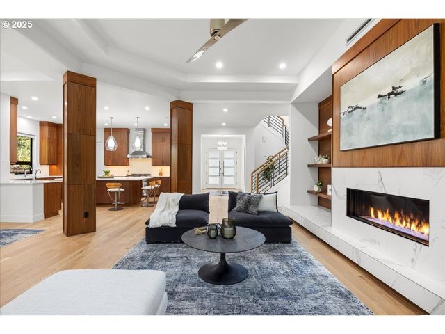 5455 CHILDS Rd, Lake Oswego, OR 97035