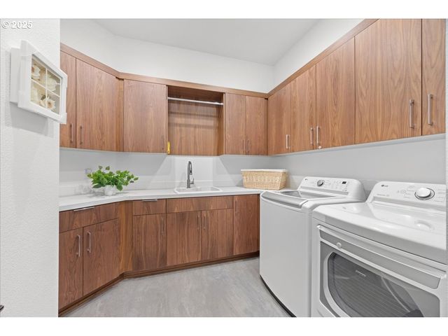 5455 CHILDS Rd, Lake Oswego, OR 97035