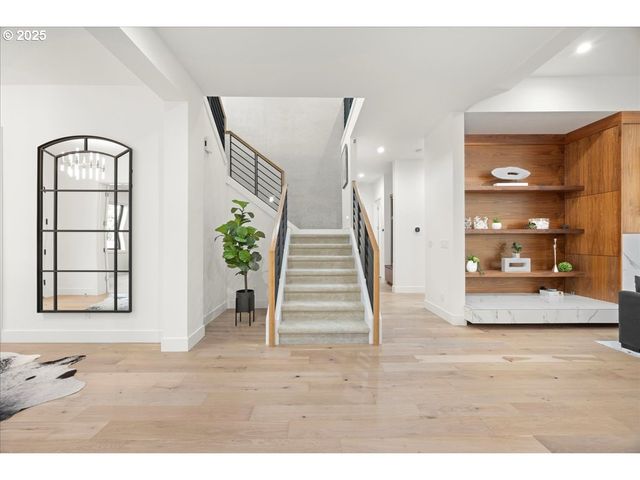 5455 CHILDS Rd, Lake Oswego, OR 97035