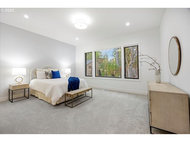 5455 CHILDS Rd, Lake Oswego, OR 97035