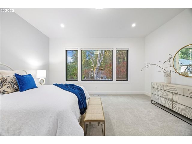 5455 CHILDS Rd, Lake Oswego, OR 97035