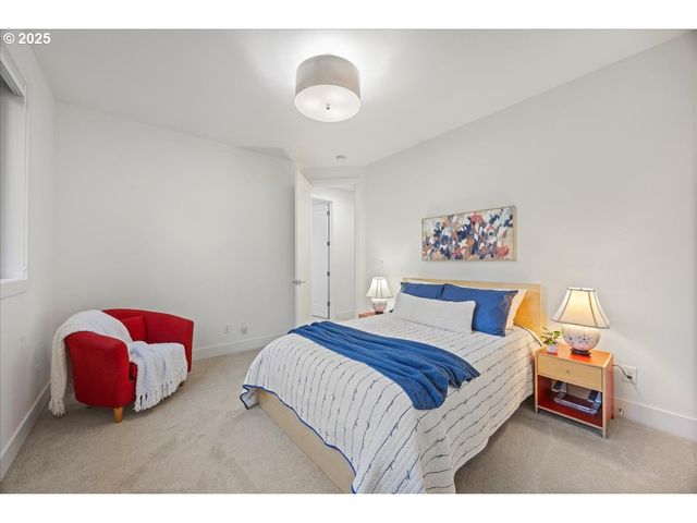 5455 CHILDS Rd, Lake Oswego, OR 97035