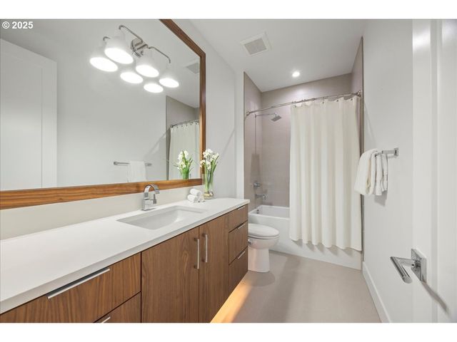 5455 CHILDS Rd, Lake Oswego, OR 97035