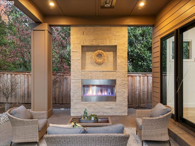 5455 CHILDS Rd, Lake Oswego, OR 97035