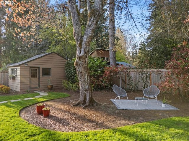 5455 CHILDS Rd, Lake Oswego, OR 97035