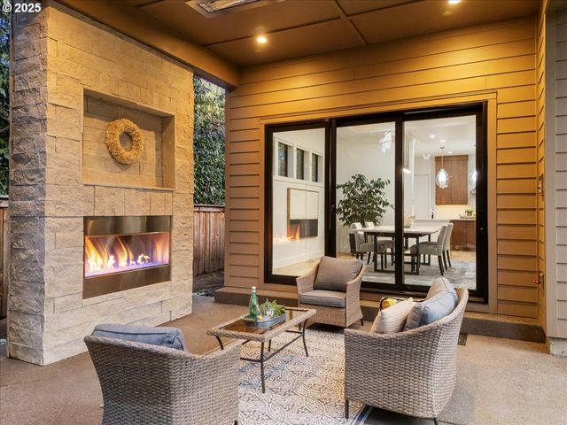 5455 CHILDS Rd, Lake Oswego, OR 97035