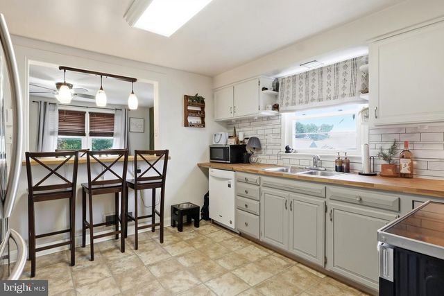 2160 HESS RD, York, PA 17404