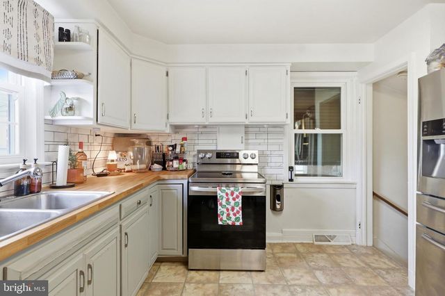 2160 HESS RD, York, PA 17404