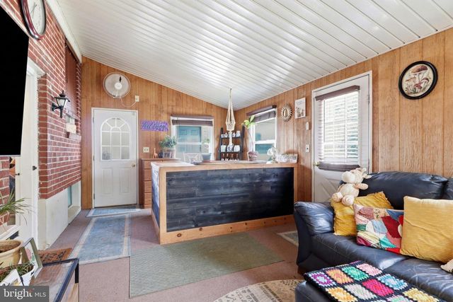 2160 HESS RD, York, PA 17404