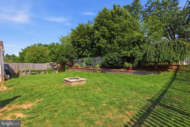 2160 HESS RD, York, PA 17404