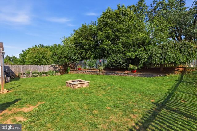 2160 HESS RD, York, PA 17404