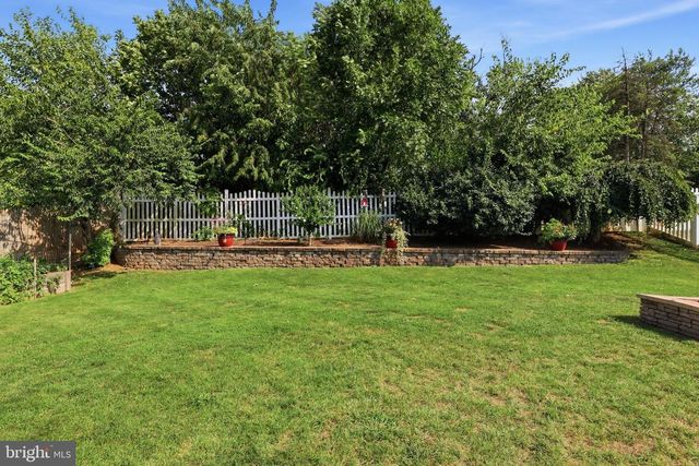 2160 HESS RD, York, PA 17404